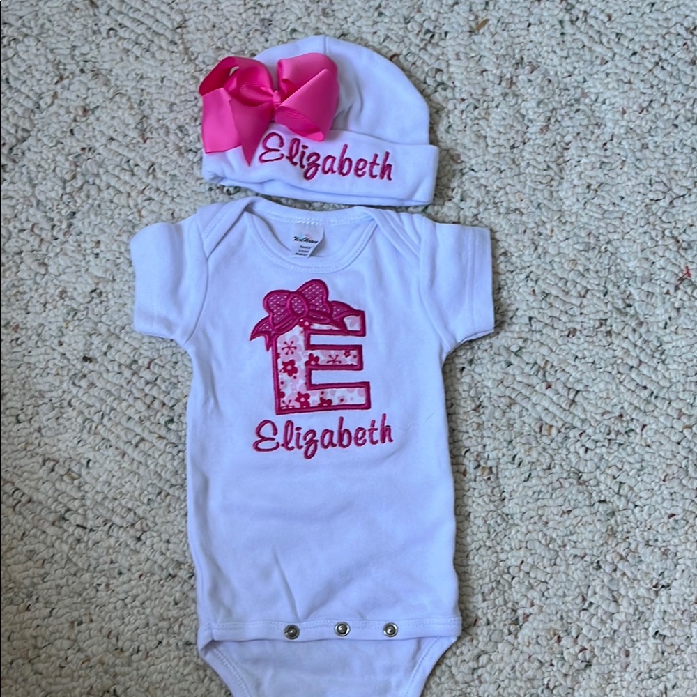 Personalized Baby Onesie and Hat Set with Pink Bow
